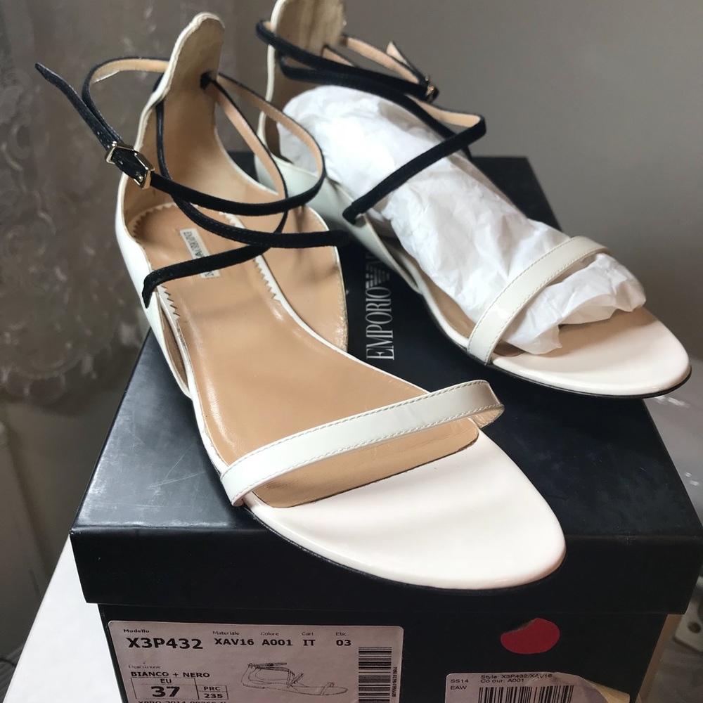 Emporio Armani flat sandals white with black color